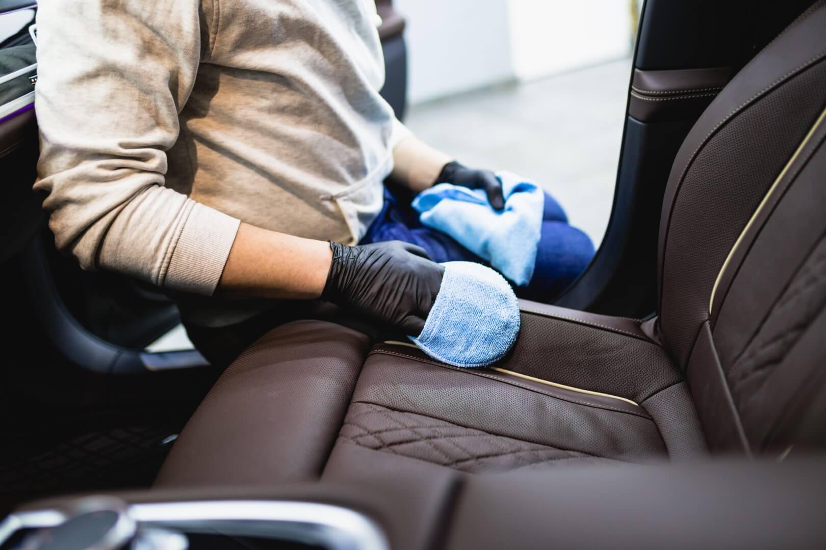 interior and exterior car cleaning in Waterloo interior and exterior car cleaning in Waterloo